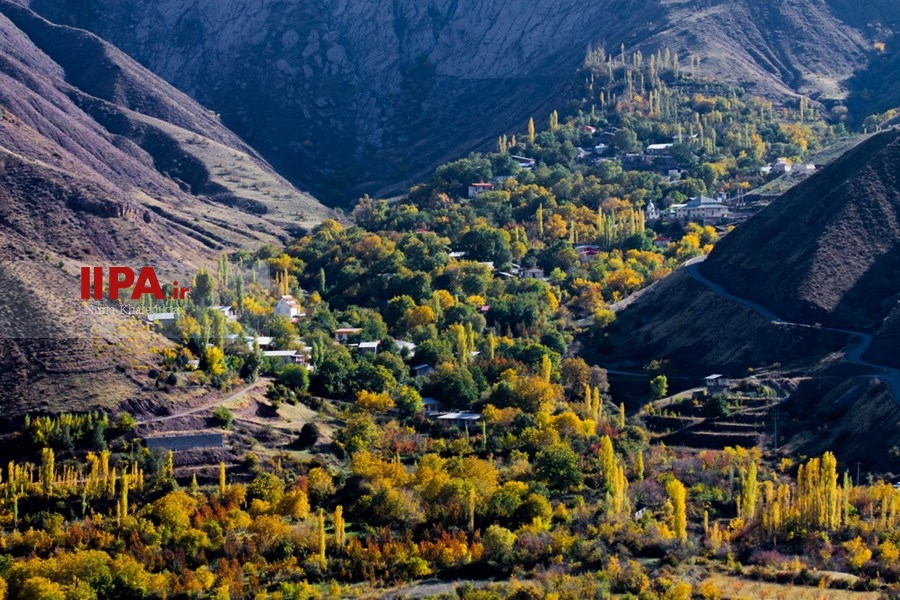   طبیعت پاییزی الموت