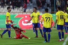   دیدار تیم های فوتبال پرسپولیس و نفت مسجد سلیمان
