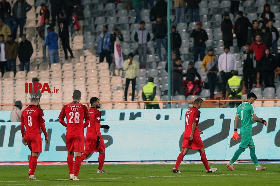   دیدار تیم های فوتبال پرسپولیس و نفت مسجد سلیمان