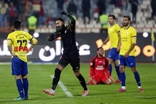   دیدار تیم های فوتبال پرسپولیس و نفت مسجد سلیمان