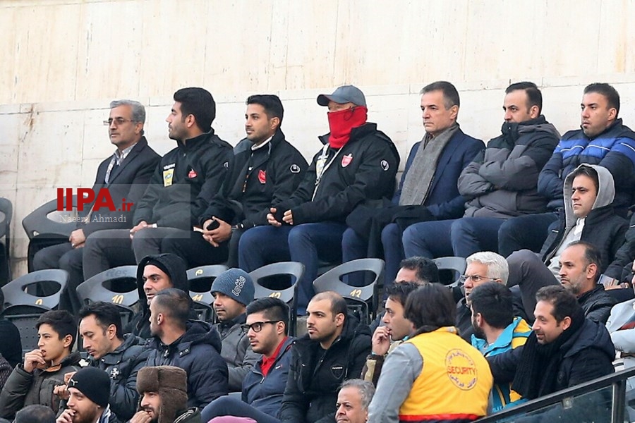   دیدار تیم های فوتبال پرسپولیس و نفت مسجد سلیمان