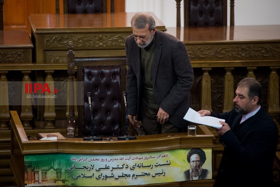  نشست خبری رییس مجلس