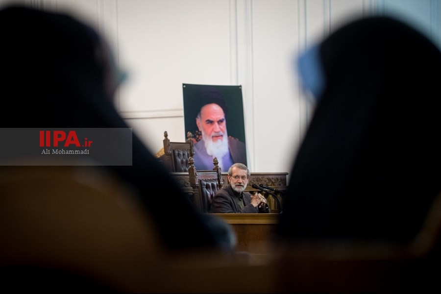   نشست خبری رییس مجلس