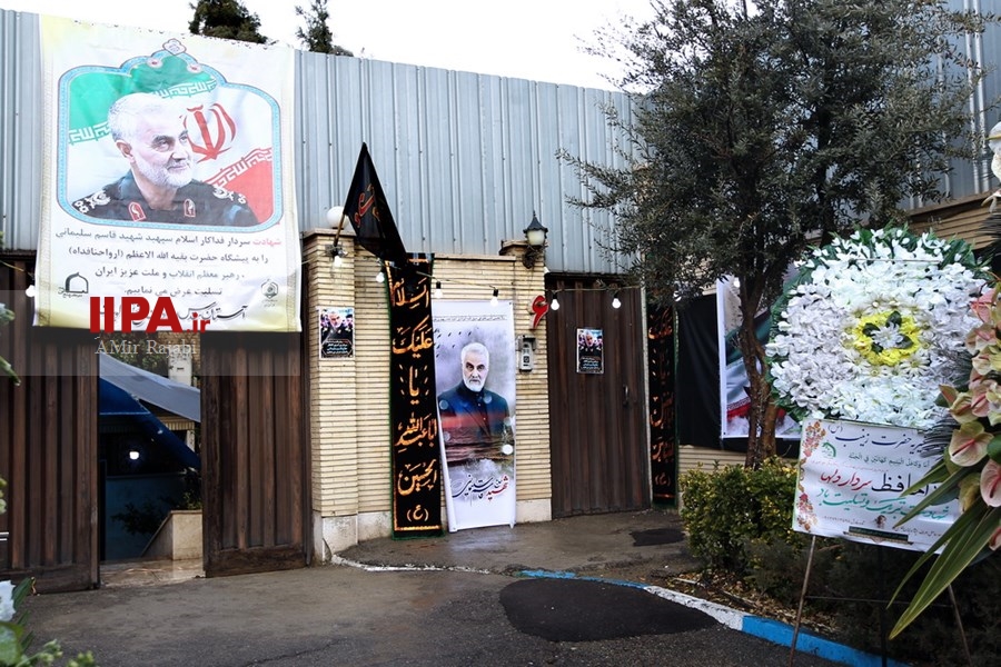   حضور شیخ نعیم قاسم در منزل شهید قاسم سلیمانی