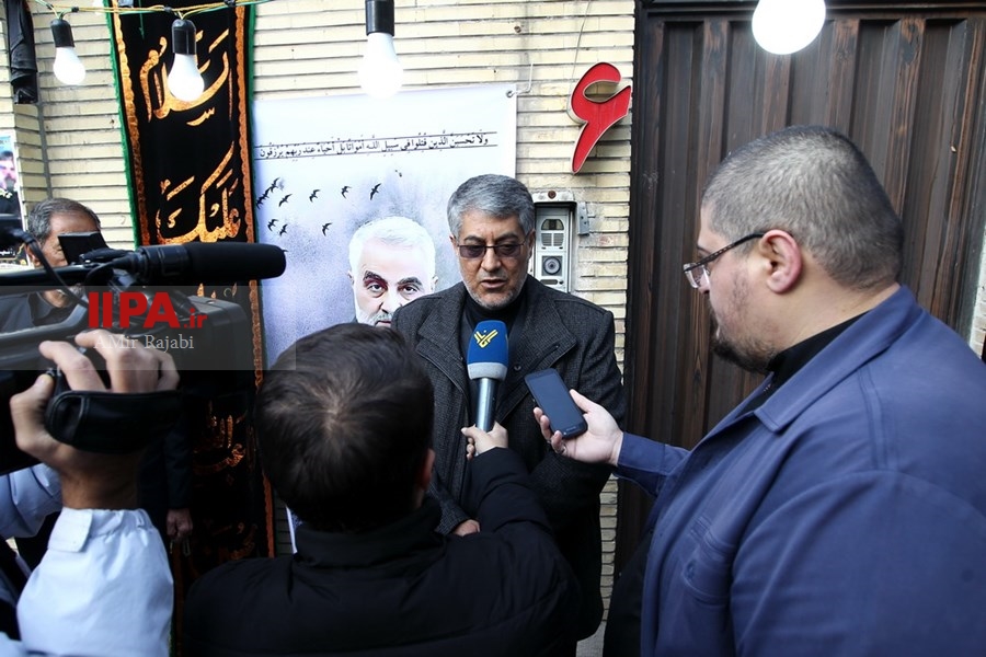  حضور شیخ نعیم قاسم در منزل شهید قاسم سلیمانی