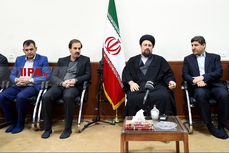   دیدار اعضای تحریریه موسسه مطبوعاتی ایران با سید حسن خمینی 