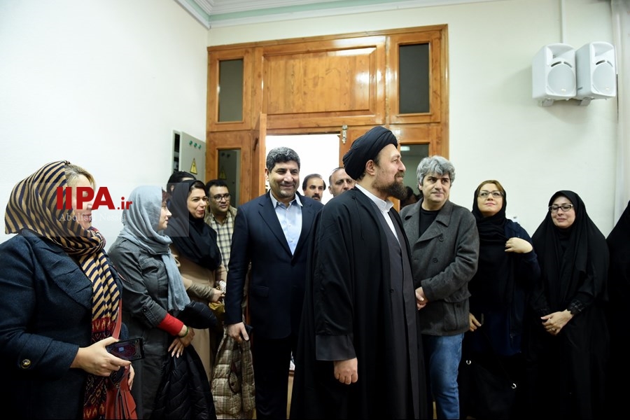   دیدار اعضای تحریریه موسسه مطبوعاتی ایران با سید حسن خمینی 