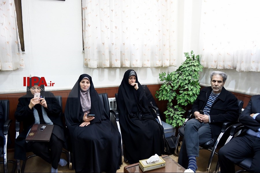   دیدار اعضای تحریریه موسسه مطبوعاتی ایران با سید حسن خمینی 