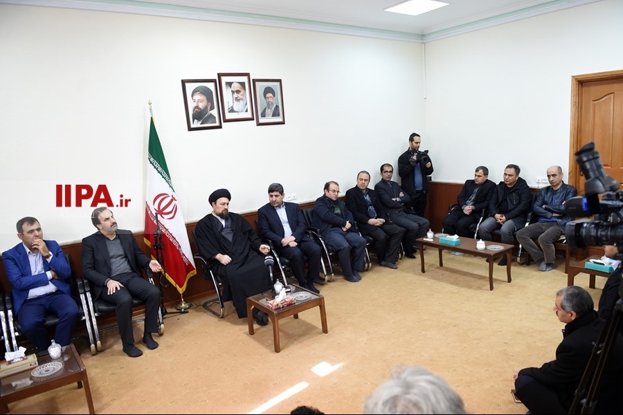   دیدار اعضای تحریریه موسسه مطبوعاتی ایران با سید حسن خمینی 