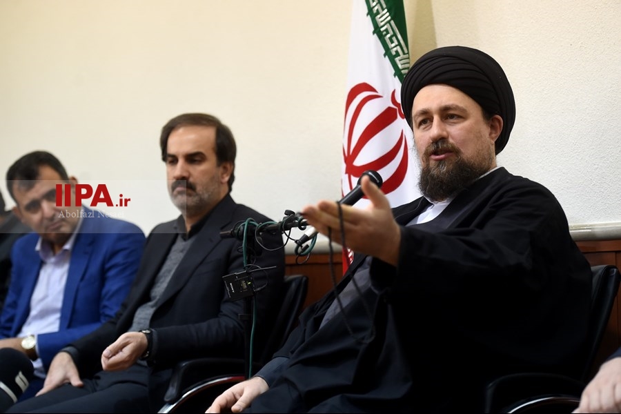   دیدار اعضای تحریریه موسسه مطبوعاتی ایران با سید حسن خمینی 