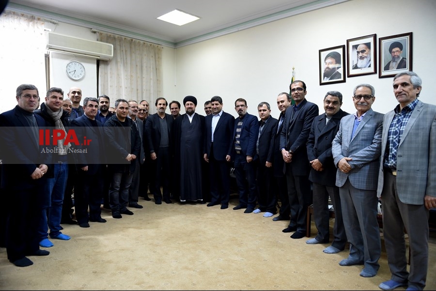   دیدار اعضای تحریریه موسسه مطبوعاتی ایران با سید حسن خمینی 