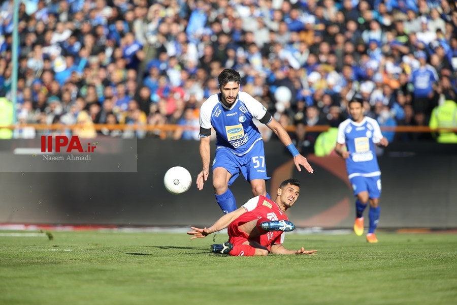   دیدار تیم های فوتبال پرسپولیس و استقلال