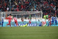   دیدار تیم های فوتبال پرسپولیس و استقلال
