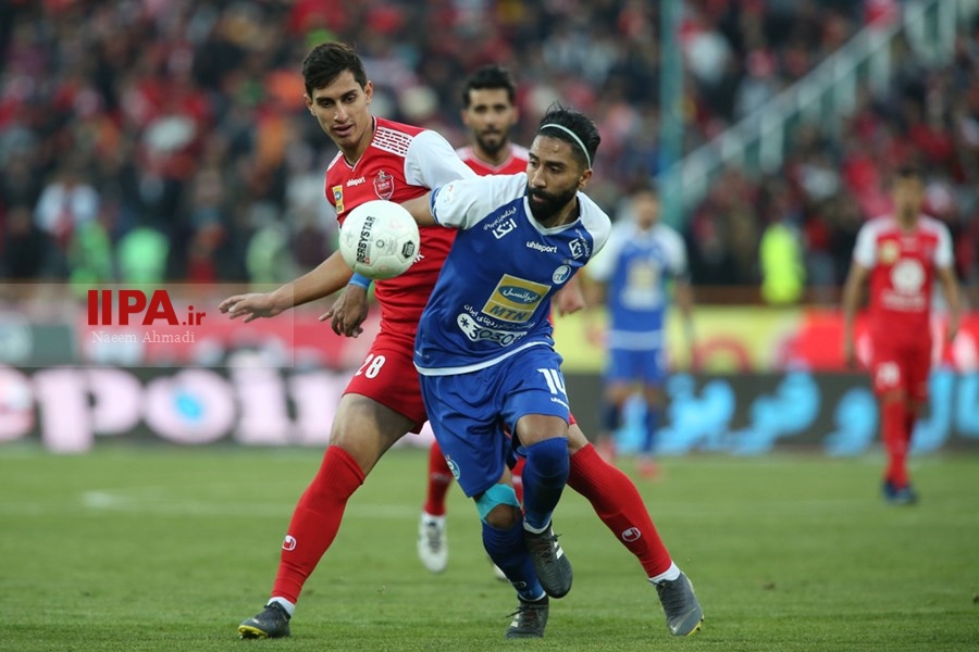   دیدار تیم های فوتبال پرسپولیس و استقلال