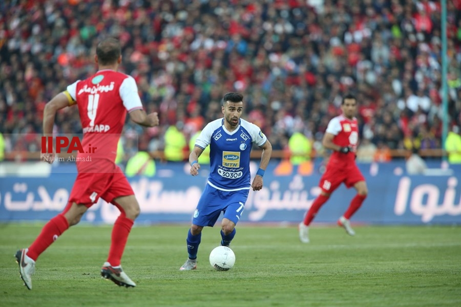   دیدار تیم های فوتبال پرسپولیس و استقلال