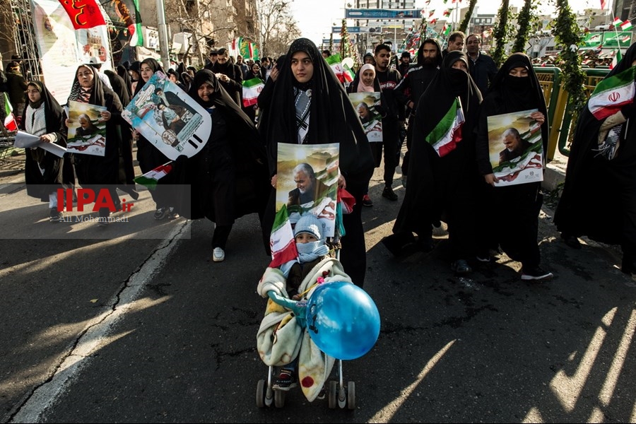  راهپیمایی ۲۲ بهمن در تهران 1