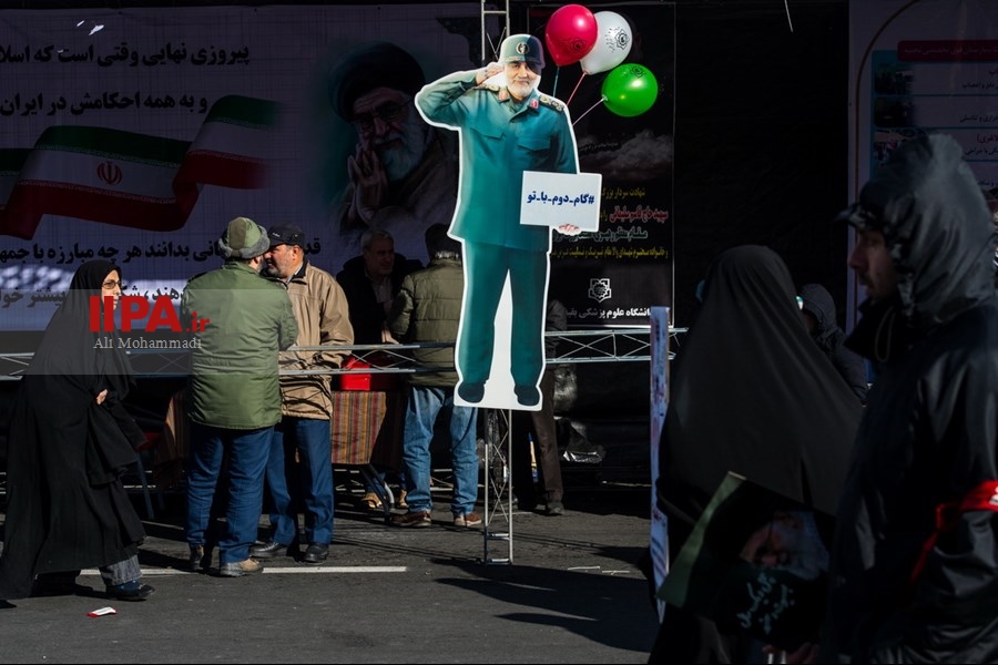   راهپیمایی ۲۲ بهمن در تهران 1