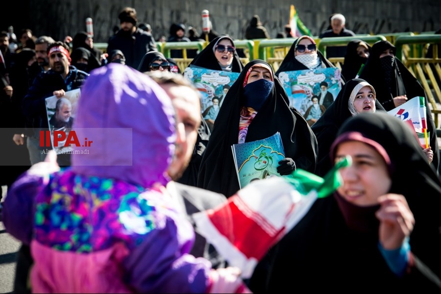   راهپیمایی ۲۲ بهمن در تهران 1