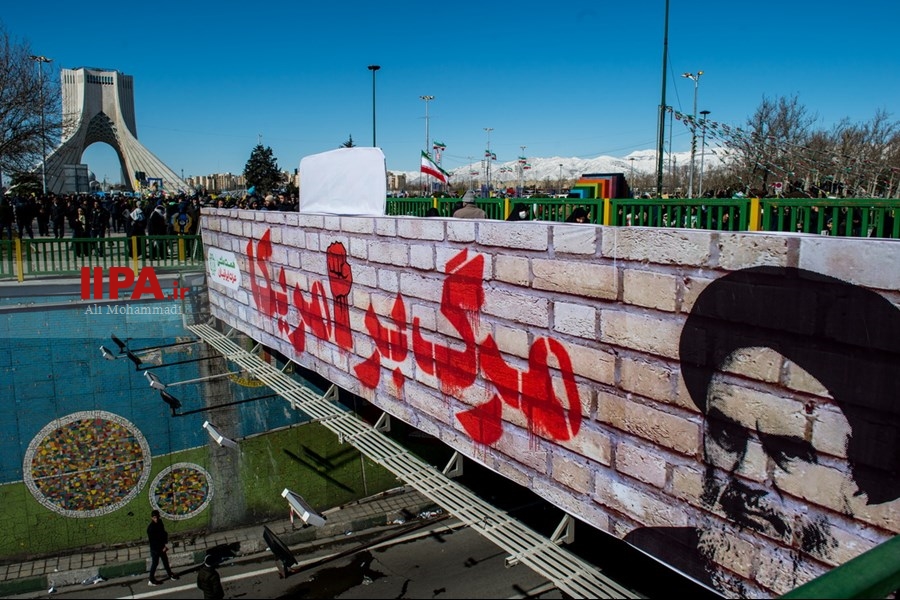   راهپیمایی ۲۲ بهمن در تهران 1