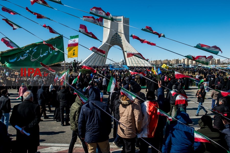   راهپیمایی ۲۲ بهمن در تهران 1