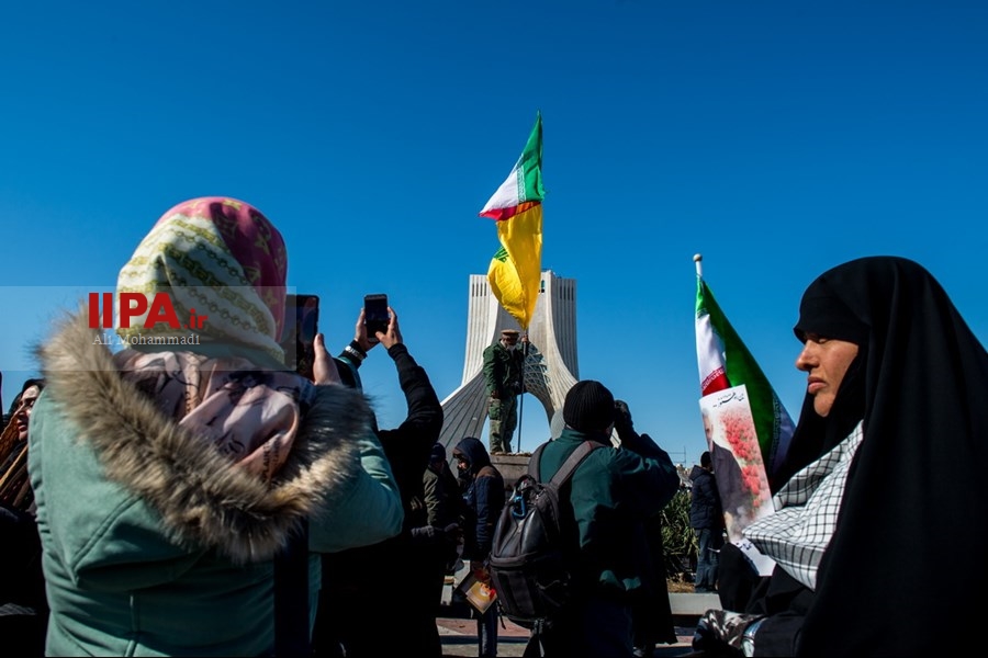   راهپیمایی ۲۲ بهمن در تهران 1