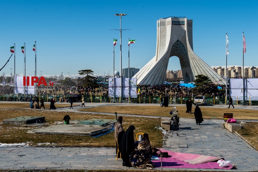  راهپیمایی ۲۲ بهمن در تهران 1