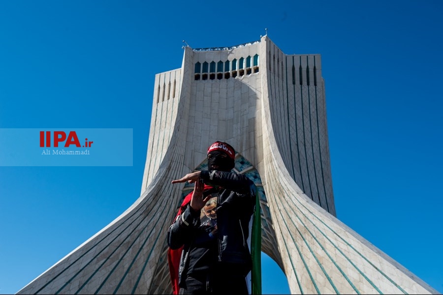   راهپیمایی ۲۲ بهمن در تهران 1