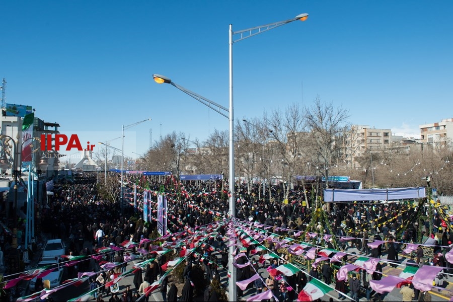   راهپیمایی ۲۲ بهمن در تهران 1
