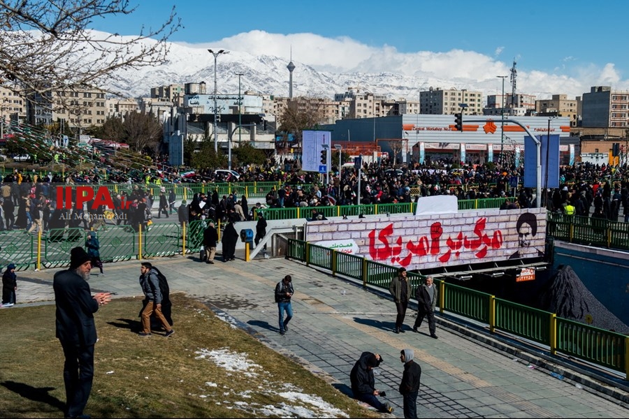   راهپیمایی ۲۲ بهمن در تهران 1