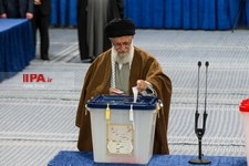   حضور مقام معظم رهبری در یازدهمین دوره انتخابات مجلس شورای اسلامی و میان‌دوره ای مجلس خبرگان