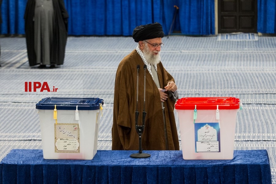   حضور مقام معظم رهبری در یازدهمین دوره انتخابات مجلس شورای اسلامی و میان‌دوره ای مجلس خبرگان