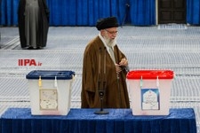  حضور مقام معظم رهبری در یازدهمین دوره انتخابات مجلس شورای اسلامی و میان‌دوره ای مجلس خبرگان