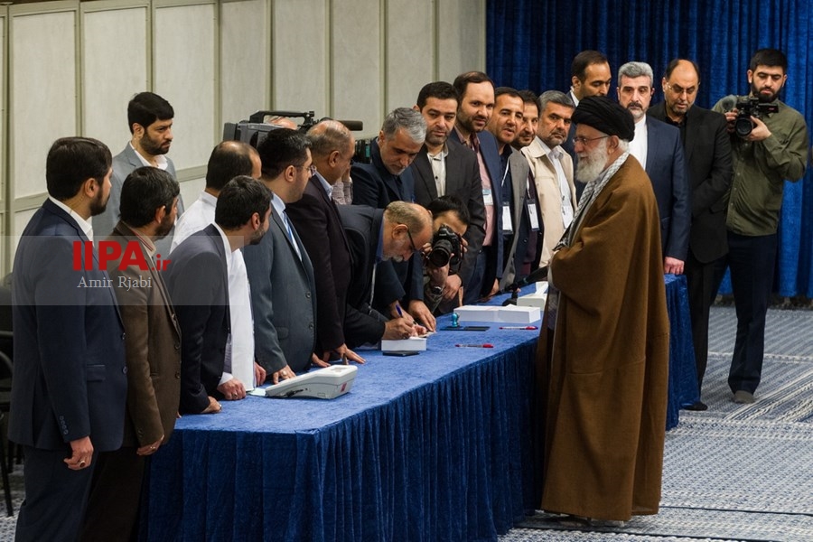   حضور مقام معظم رهبری در یازدهمین دوره انتخابات مجلس شورای اسلامی و میان‌دوره ای مجلس خبرگان