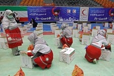   آماده‌سازی بسته های معیشتی و بهداشتی در ورزشگاه آزادی