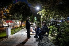   تهرانی‌ها پس از زلزله‌ی ۵.۱ ریشتری