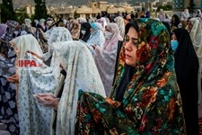   اقامه نماز عید سعید فطر در امامزاده پنج تن لویزان