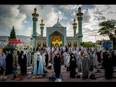 اقامه نماز عید سعید فطر در امامزاده پنج تن لویزان