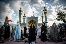   اقامه نماز عید سعید فطر در امامزاده پنج تن لویزان
