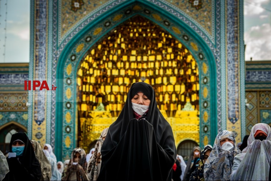   اقامه نماز عید سعید فطر در امامزاده پنج تن لویزان