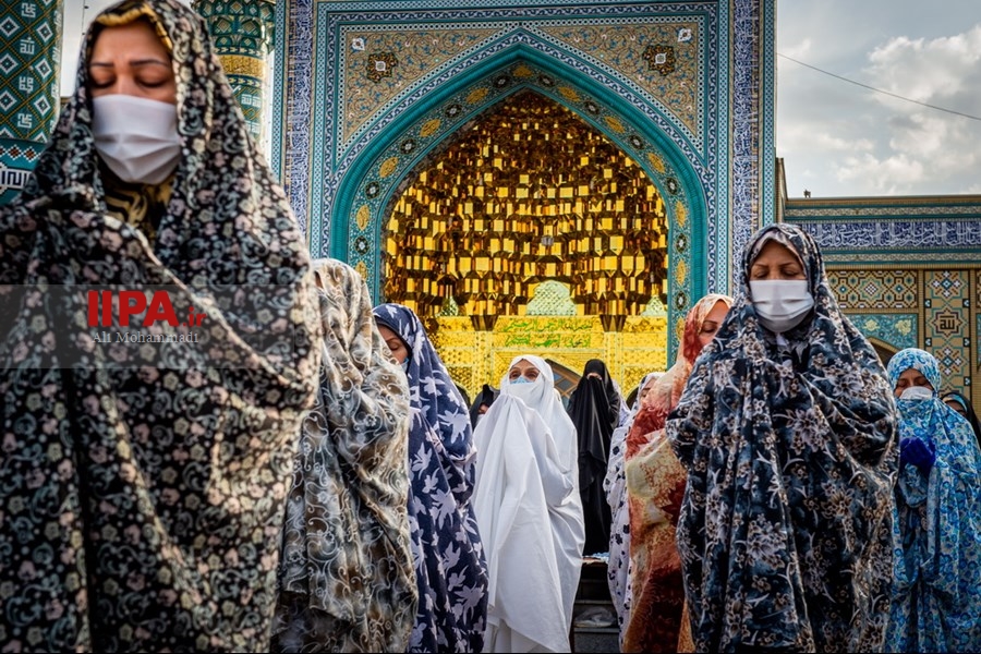   اقامه نماز عید سعید فطر در امامزاده پنج تن لویزان