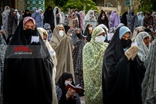   اقامه نماز عید سعید فطر در امامزاده پنج تن لویزان