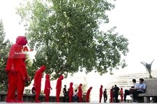   پرفورمنس جا به جایی تئاتر شهر، یک سانتی متر نزدیک تر
