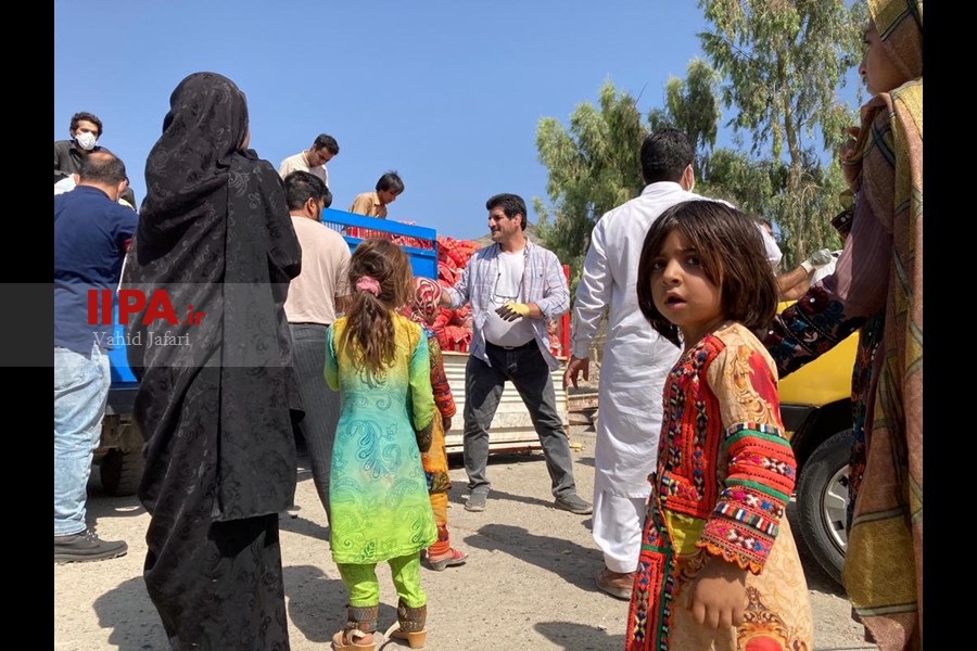   حضور رسول خادم و قهرمانان کشتی برای کمک رسانی در مناطق محروم سیستان و بلوچستان