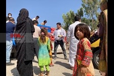   حضور رسول خادم و قهرمانان کشتی برای کمک رسانی در مناطق محروم سیستان و بلوچستان