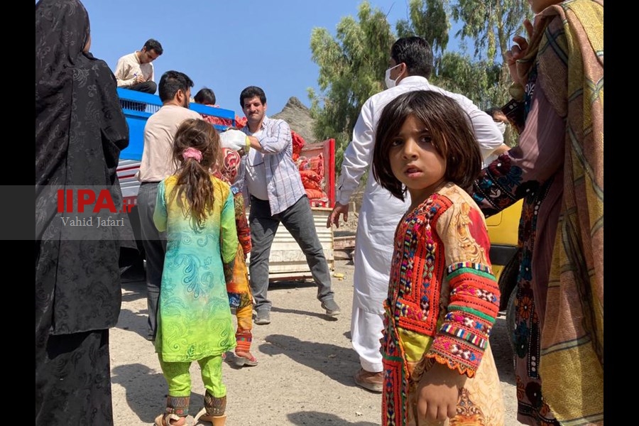   حضور رسول خادم و قهرمانان کشتی برای کمک رسانی در مناطق محروم سیستان و بلوچستان