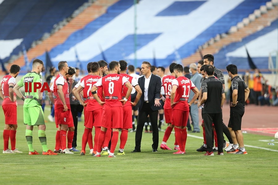   دیدار تیم های فوتبال پرسپولیس واستقلال
