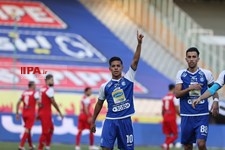   دیدار تیم های فوتبال پرسپولیس واستقلال