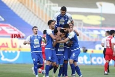   دیدار تیم های فوتبال پرسپولیس واستقلال
