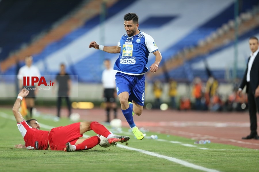   دیدار تیم های فوتبال پرسپولیس واستقلال