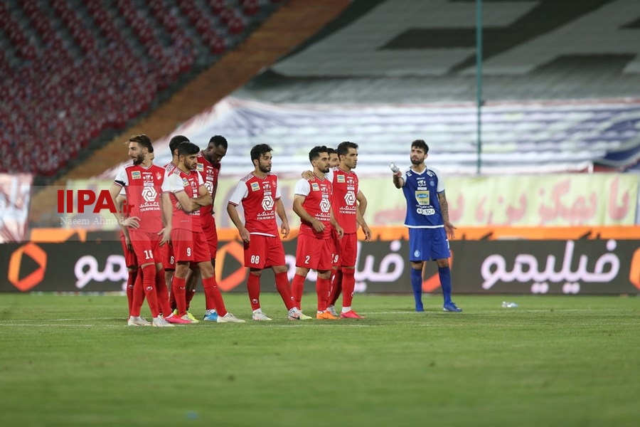   دیدار تیم های فوتبال پرسپولیس واستقلال